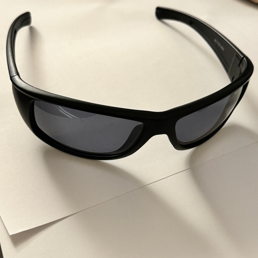 Sharp Polarized Black on Black GQ Mens Sunglasses NEW! Rare only 1! retro modern